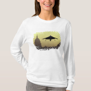 En Harrier-jet landar på Mall vid gryningen med T Shirt