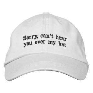 En hatt med en känsla av humor. broderad keps