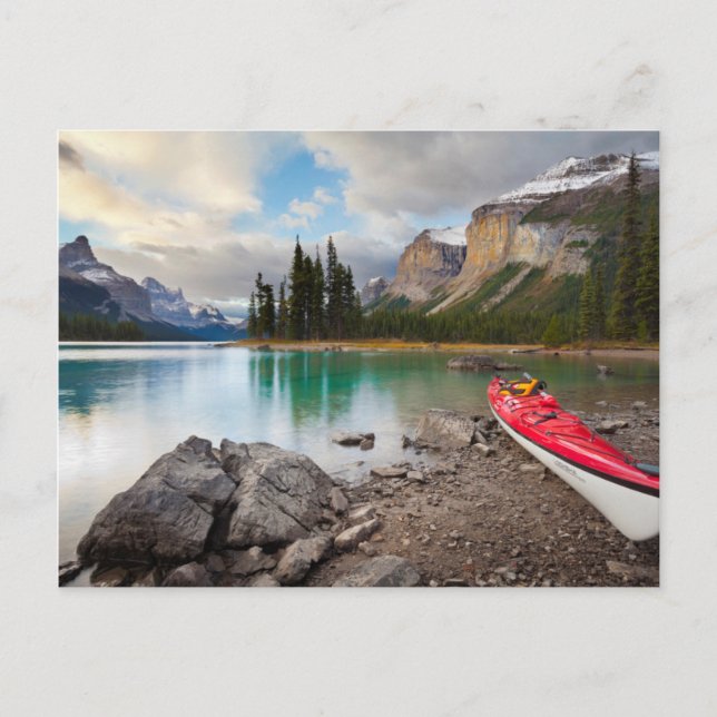 En havskayak i land vid Spirit Island Vykort (Framsida)