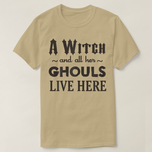 En häxa och alla hennes själar bor här 51 t shirt (Design framsida)