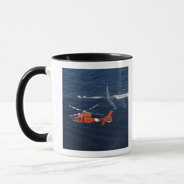 En helikopterbesättning tåg mugg (Vänster)