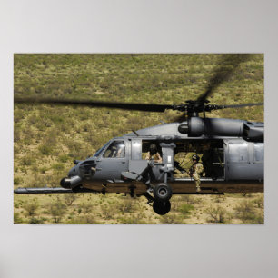 En HH-60 Pave Hawk flyger över öknen Poster