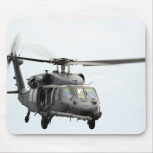 En HH-60 stenlägger hökhelikoptern Musmatta