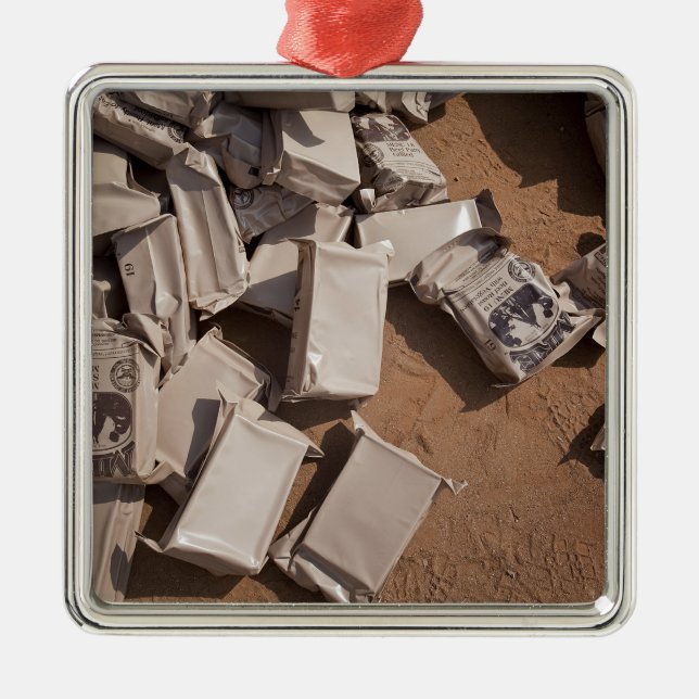 En hög av Måltider Redo till mat Julgransprydnad Metall (Framsidan)