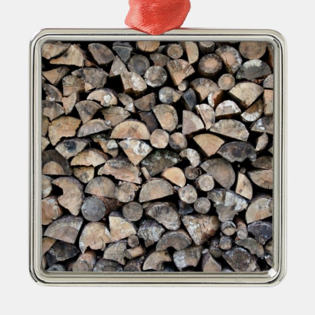 En hög av vedträt julgransprydnad metall (Framsidan)