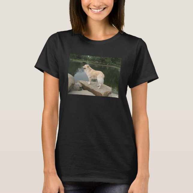 En hund vid en damm t shirt (Framsida)