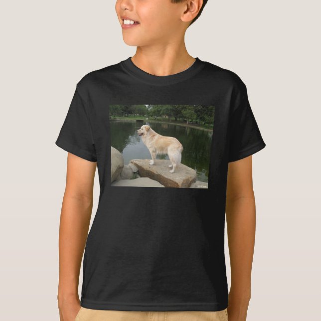 En hund vid en damm t shirt (Framsida)