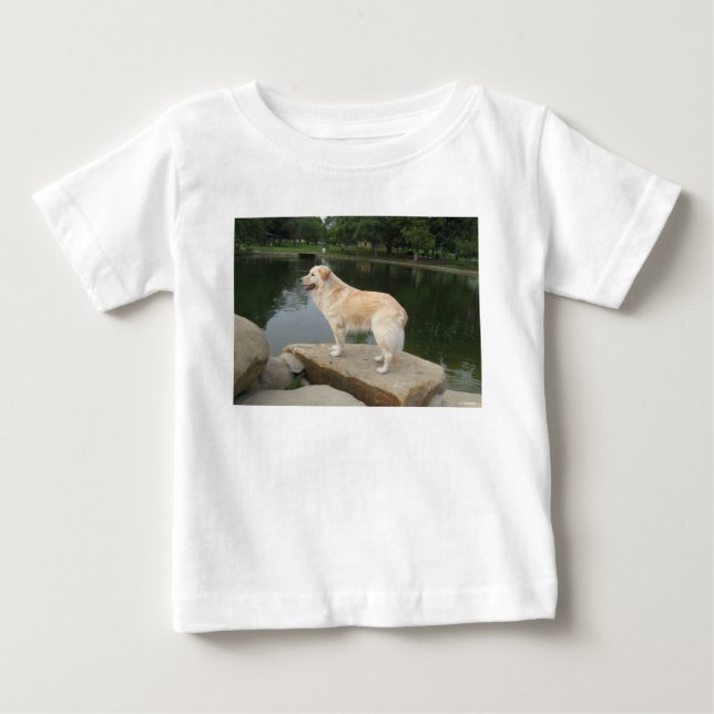 En hund vid en damm t shirt (Framsida)
