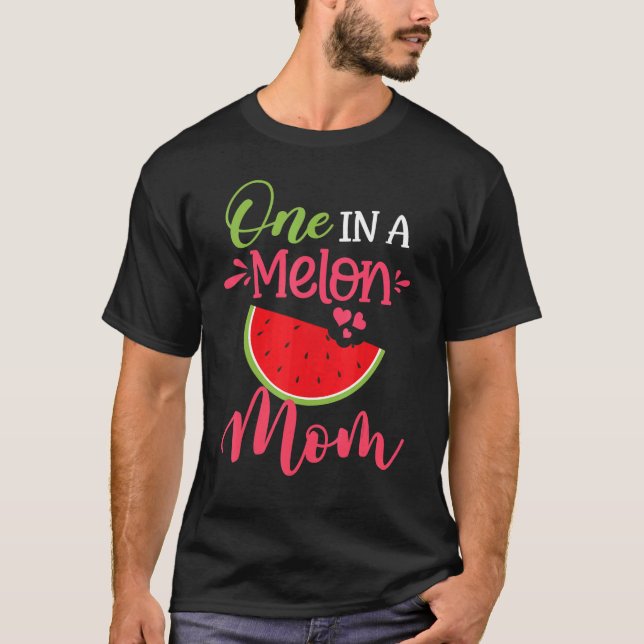 En i en del av Melon Mamma Watermelon Family Birth T Shirt (Framsida)