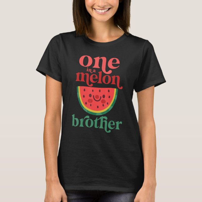 En i en Melon Brother Cute Watermelon Första födse T Shirt (Framsida)