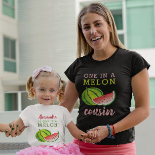 En i en melon-kusin t shirt