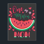 En i en Melon Mamma Födelsedagsfest Vykort<br><div class="desc">En i en Melon Mamma Födelsedagsfest Rolig design Present Standardkort Klassisk Samling.</div>