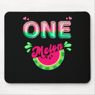 En i en Melon Mamma Outfit Birthday Matching Group Musmatta