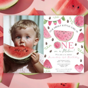 En i en melon Söt vattenmelonflicka 1-årsdag Inbjudningar
