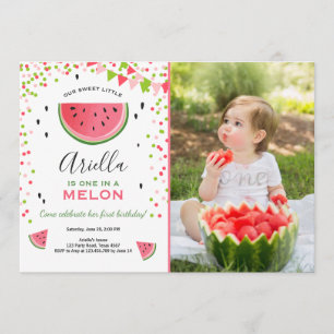 En i en melonfödelsedag med vattenmelon inbjudningar