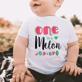 En i en melonvattenmelon-ungar t shirt