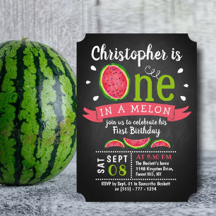 En i Melon Chalkboard 1:a födelsedagen Inbjudningar