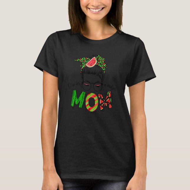 En i Melon Mamma Messy Bun Watermelon Sommar T Shirt (Framsida)