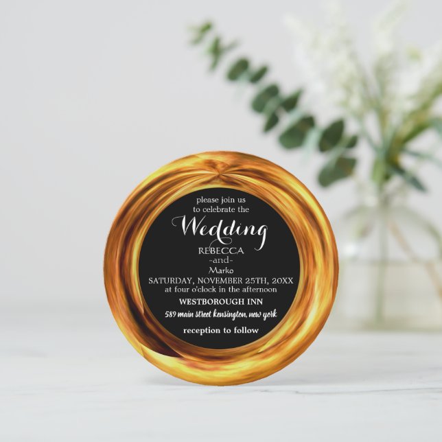 En inbjudan till elegant guld ring (Stående Fram)