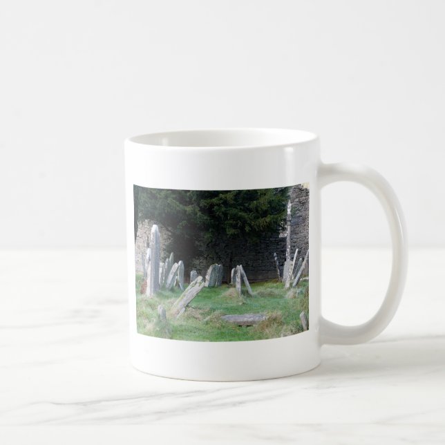 En irländsk kyrkogård kaffemugg (Höger)