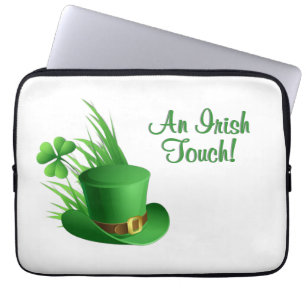 En irländsk touch Leprechaun fyrkantig hatt i gräs Laptop Fodral