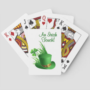 En irländsk touch Leprechaun nejlika hatt i gräs Casinokort