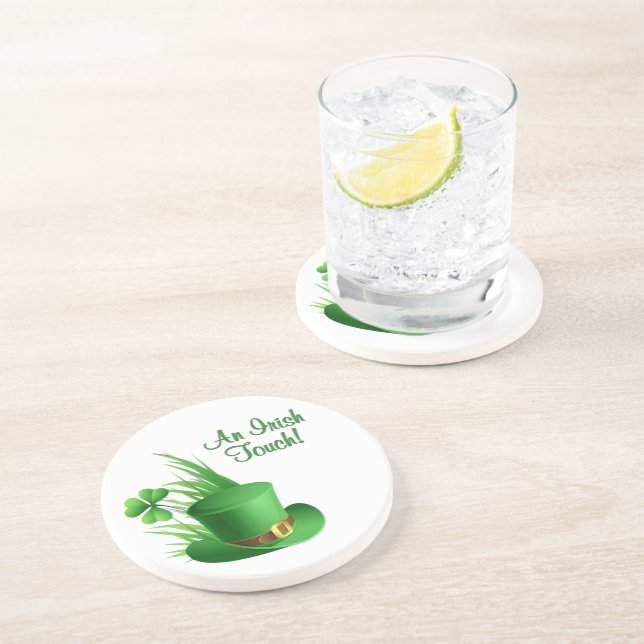 En irländsk touch Leprechaun nejlika hatt i gräs Underlägg (Sidan)