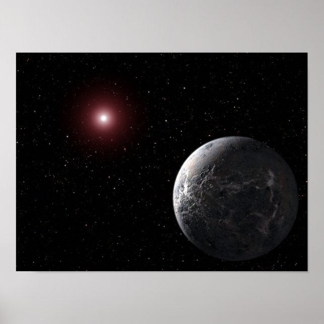 En isig/bergig planet som orkar en dym stjärna poster (Framsidan)