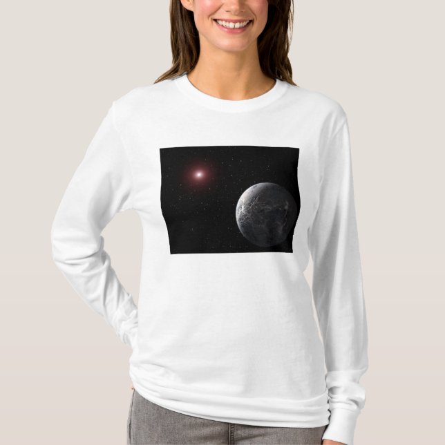 En isig/bergig planet som orkar en dym stjärna t shirt (Framsida)