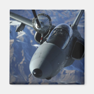 En italienare AMX tankas av en KC--10AExtender Magnet