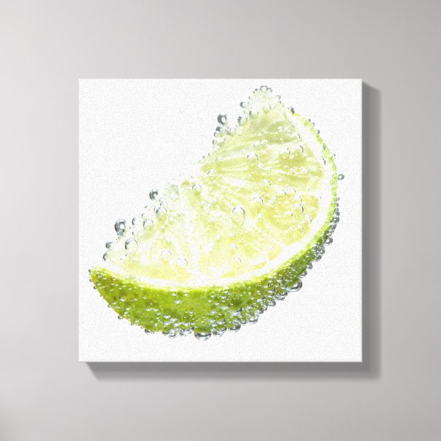 En juicy mogen ekologisk limekilfrukt nedsänkt canvastryck (Framsida)
