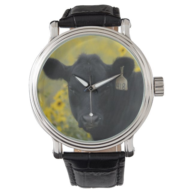En kalv mitt i solblommorna i Nebraska Armbandsur (Framsida)