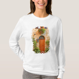 En katt söker tillträde till hemmet i Pienza, Ital T-shirt