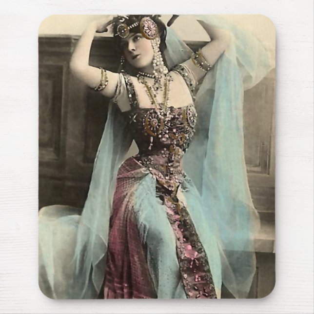 En klockas slag som en egyptier poserar musmatta (Framsidan)