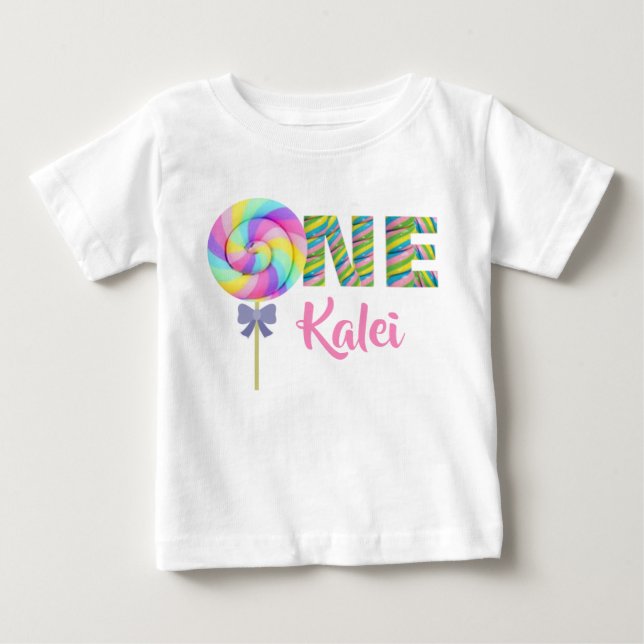 En klubbaanpassningsbar t shirt (Framsida)