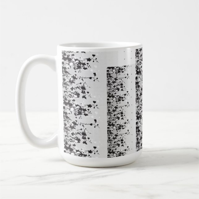 En komplicerad design för svartvit blommigt som är kaffemugg (Vänster)