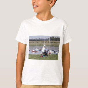 En konstnär i Bosham Harbour, Väster Sussex, Engla T-shirt