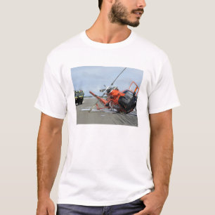 En krasch för helikopter för delfin för t-shirt