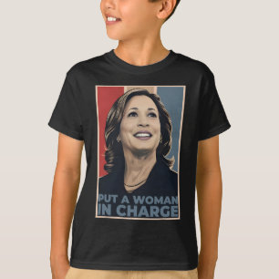 En kvinna i ansvarig ställning Kamala Harris Woman T Shirt