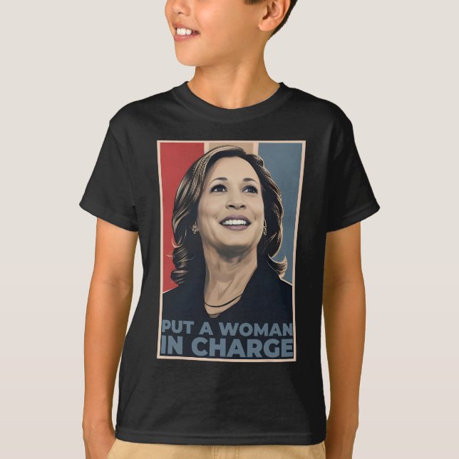 En kvinna i ansvarig ställning Kamala Harris Woman T Shirt (Framsida)