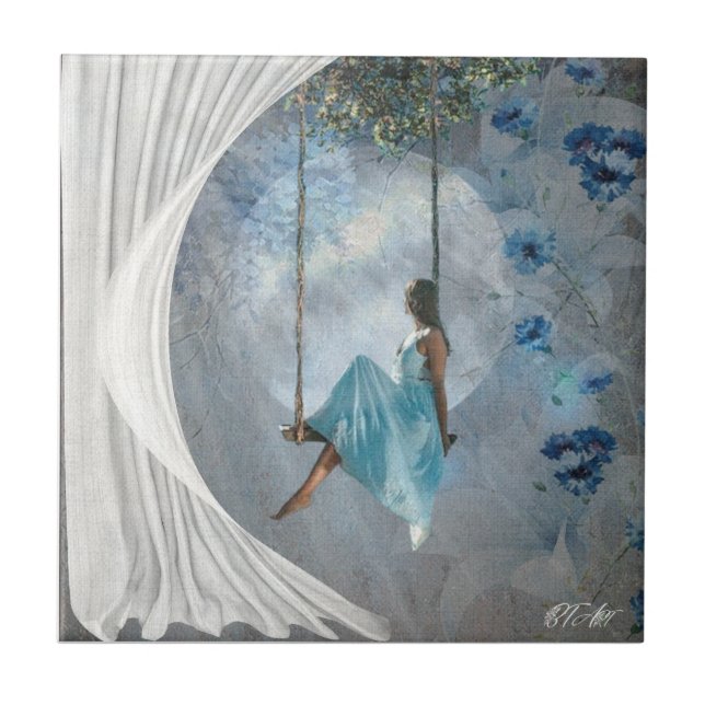 En kvinna i blå klänning på en sväng kakelplatta (Framsidan)