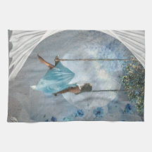 En kvinna i blå klänning på en sväng