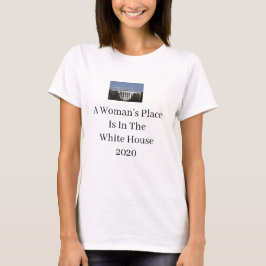 En kvinnas Ställe är i Vita husets T-shirt