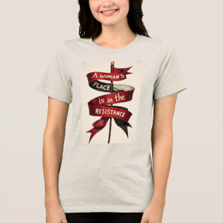En kvinnlig Ställe står i motsatsställning T Shirt