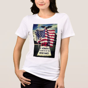 En kvinnlig Ställe står i motsatsställning T Shirt