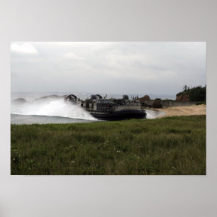 En landninghantverkluft dämpar kommer ashore poster