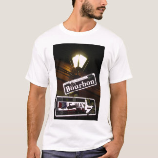 En långt på den Bourbon gatan Tee Shirt