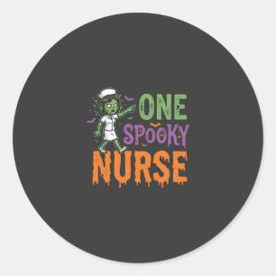 En läskig sjuksköterska Halloween-design (2)_1 Runt Klistermärke