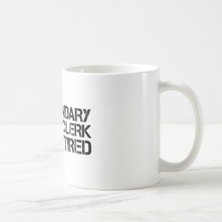EN LEGENDARY OFFICE CLERK HAR RETIRED FUNNY Retire Kaffemugg