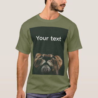 En lejon t-skjorta med redigerbar text t shirt